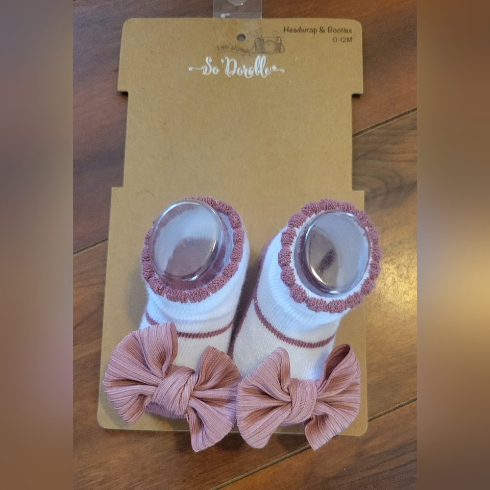 NWT So Dorable Pink and White Baby Booties Socks with Bows